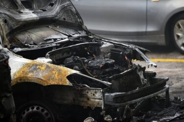 Slika od Policija traga za muškarcem koji je ukrao, vozio, pa na Novom Bokanjcu i zapalio “Fiat” u vlasništvu 58-godišnjeg Stanarca