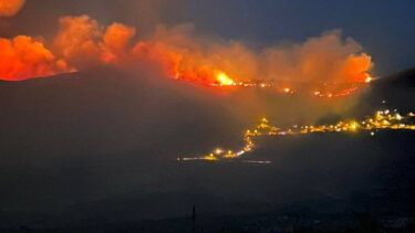 Slika od Požar se širi prema Grebaštici, vatrogasci čekaju dva kanadera