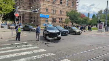 Slika od Prometna nesreća i zastoj tramvaja kod Zrinjevca, snimka treća
