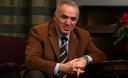 Slika od Putinov režim izdao nalog za uhićenje Kasparova koji je na to izjavio: “Počašćen sam”