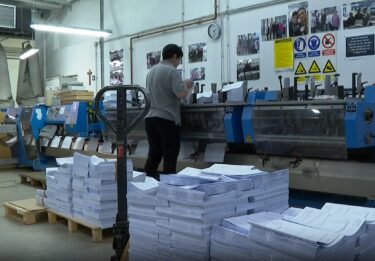Slika od Radit će u tri smjene i potrošiti pet tona papira na tiskanje izbornih listića veličine dnevnih novina