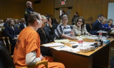 Slika od Roditelji učenika ubojice iz Michigana osuđeni na 15 godina zatvora