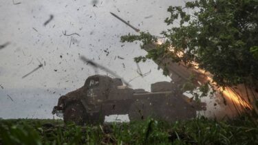 Slika od Rusija pojačava ofenzivu u istočnoj Ukrajini, Kijev očekuje američku isporuku oružja