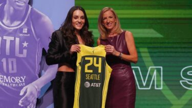 Slika od Sjajna Hrvatica zaigrat će u WNBA ligi! Izabrali je 14. na draftu pa zaplakala od sreće
