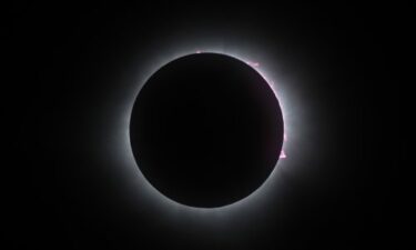 Slika od Spektakularan prizor: Pogledajte kako je izgledala potpuna pomrčina Sunca