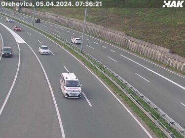 Slika od Srna na A6, prometna nesreća između čvora Oštrovica i naplatne postaje Rijeka