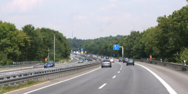 Slika od Strava na autocesti. Prevrnuo se njemački autobus sa 73 srednjoškolca, skoro 30 ozlijeđenih