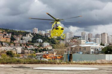 Slika od Teško ozlijeđena osoba iz helikoptera s Delte prebačena u bolnicu: U Rijeci održana vježba Helikopterske hitne medicinske službe