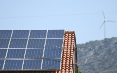 Slika od Tomašević: Do kraja iduće godine na zagrebačkim krovovima 100 solarnih elektrana