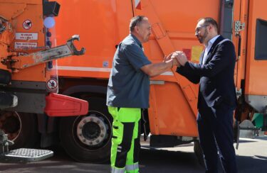 Slika od Tomašević predstavio nove kamione Čistoće. Više neće biti zelene boje