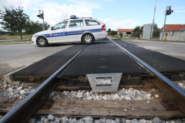 Slika od Tragedija u Kaštelima: žena poginula u naletu teretnog vlaka na glavnom prijelazu u Sućurcu, hodala je i spotaknula se