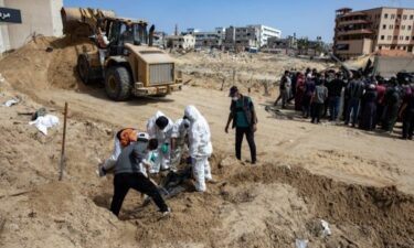 Slika od U Gazi ekshumirano 200 tijela iz masovnih grobnica u bolnici