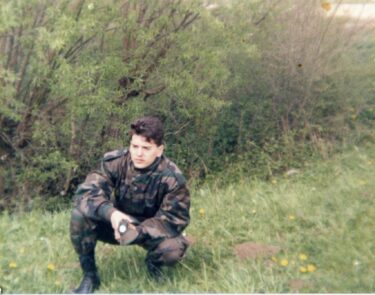 Slika od U uličnim borbama u Kupresu 6. travnja 1992. život je izgubio heroj Damir Martić. Po njemu se zove vojarna u Zagrebu