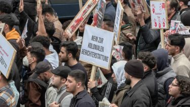 Slika od Usred Njemačke stotine muslimana izašle na gradske trgove, ulicama odzvanjalo ‘Allahu akbar‘; Zazivali kalifat i šerijat