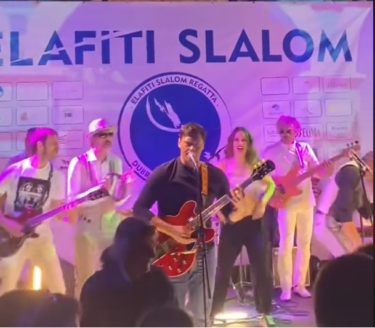 Slika od VIDEO/ Ivica Kostelić uz Soulfingerse raspalio na gitari ‘Johnny B. Goode‘, cukar na kraju Elafiti slaloma!