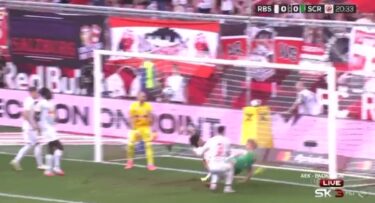 Slika od VIDEO Jedan Salzburgov Hrvat pucao na svoj gol, spasio ga drugi čudesnom akrobacijom