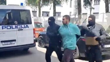 Slika od VIDEO Pogledajte kako privode čovjeka kojeg sumnjiče da je ubio Ukrajinca u Sl. Brodu