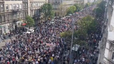 Slika od VIDEO Velik prosvjed protiv Orbana u Budimpešti, deseci tisuća ljudi na ulicama