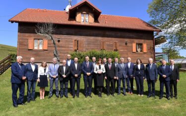 Slika od Župani u Karlovačkoj županiji: Državna imovina i strukovno obrazovanje u fokusu sastanka