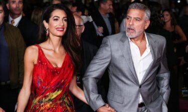 Slika od Amal Clooney našla se na udaru oštrih kritka jer ‘ne govori o Palestini’, a sada je otkriveno što je zapravo radila