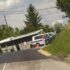 Slika od Autobus izletio s ceste i zabio se u stanicu, ima ozlijeđenih