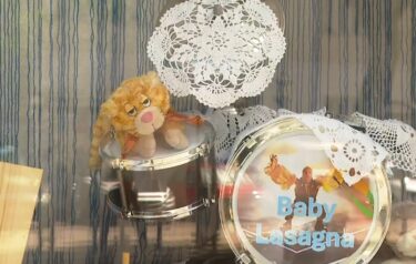 Slika od Baby Lasagna u izlozima, Hrvati u Švedskoj pripremaju druženje s njim, a ulaznice za Eurosong planule!