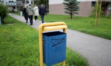 Slika od Beba pronađena u smeću više nije u inkubatoru: ‘Ljudi se javljaju za kumstvo’