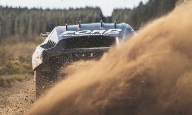 Slika od Carlos Sainz se pridružio Fordu za najtežu reli utrku na svijetu: Ford Raptor cilja na postolje