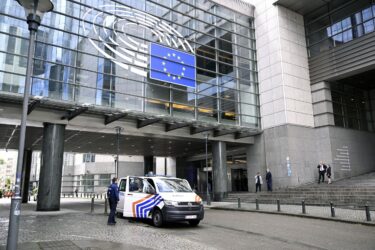 Slika od Drama tik pred izbore: Policija upala u Europski parlament i pretresla urede zastupnika