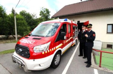 Slika od DVD-u Kupjak predano novo vatrogasno vozilo, novac osigurali PGŽ i Općina Ravna Gora