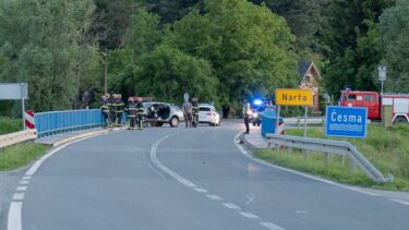 Slika od FOTO Nesreća kod Bjelovara: Autom se zabio u ogradu mosta, vozača su izvlačili vatrogasci