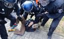 Slika od FOTO Veliki prosvjed ispred Tesline tvornice u Njemačkoj, policija spriječila upad aktivista