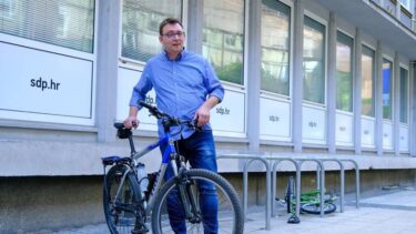 Slika od Glavašević u kampanji biciklom od Bruxellesa do Zagreba: ‘Želim raditi za Hrvatsku…’