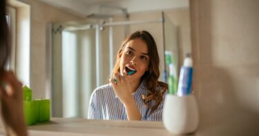 Slika od Greška koju mnogi rade kod pranja zubi može uzrokovati žutilo, tvrdi stomatolog