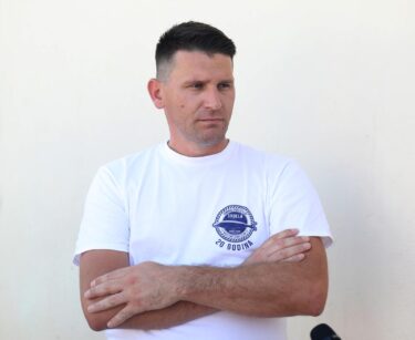 Slika od HDZ-ovac udario radnika Čistoće u Drnišu, pravda se: ‘Ma nisam ga šakom, opalio sam mu trisku’