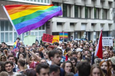 Slika od Hrvatski političari, van iz ormara; ostavite se javnog autanja LGBT osoba, otkrijte svoje znanje, volju i imovinu