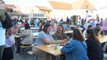 Slika od Kamo na večeru? Na Dolac! Legendarna zagrebačka tržnica pretvorena u restoran: ‘Transformirali smo je u 2 sata’