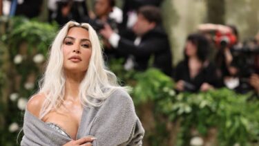 Slika od Kim Kardashian je šokirala sve korzetom na Met Gali, a ovo su posljedice njegovog nošenja…