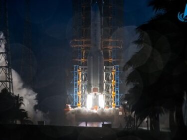 Slika od Kina lansirala prvu sondu koja ima cilj uzeti uzorke s udaljene strane Mjeseca