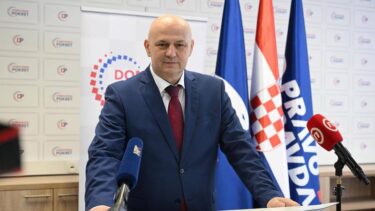 Slika od MIP: Ako zastupnik Kolakušić zamrzne saborski mandat, prestaje i onaj u EU parlamentu