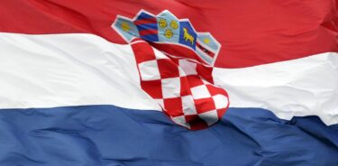 Slika od Mladić snimio kako pali hrvatsku zastavu, pa sve objavio na društvenim mrežama