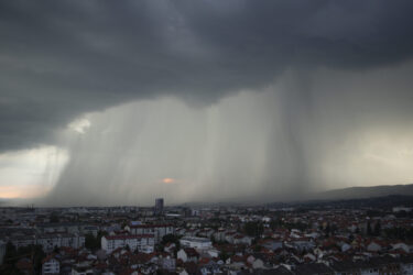 Slika od Nastavlja se nestabilno vrijeme, budite na oprezu: Upaljen meteoalarm za tri hrvatske regije