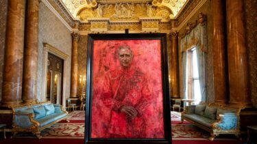 Slika od Nižu se brojni komentari na portret kralja Charlesa: ‘Kao da je u paklu završio! Ma užasno!’