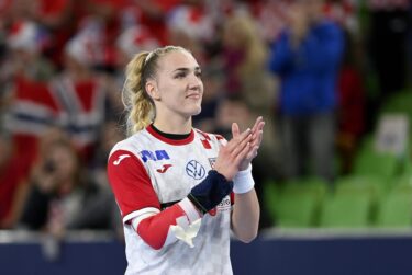 Slika od Opet seli, Kristina Prkačin, lijevi vanjski iz Mokošice, reprezentativka s ‘topom‘ u ruci, potpisala za aktualne prvakinje
