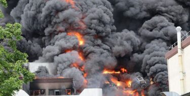 Slika od Otrovni oblak nad Berlinom, buknuo požar u tvornici oružja. Postoji strah od smrtonosnog cijanovodika