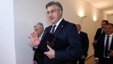 Slika od Plenković u Sabor dostavio popis novih ministara i program nove Vlade, jedno je novo lice