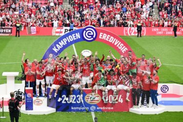 Slika od Podignuli trofej: PSV nakon šest godina došao do 25. naslova prvaka