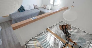 Slika od Pogledajte genijalnu kućicu od 65 kvadrata na otoku Silbi s mrežom za odmaranje između etaža, ima još odličnih ideja koje možete “ukrasti”
