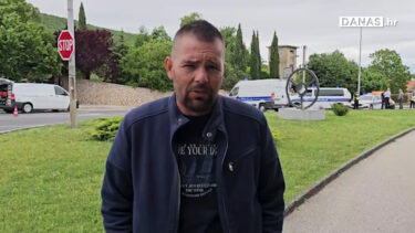 Slika od RTL-ov reporter Rade Županović nalazi se na mjestu teške nesreće kod Sinja