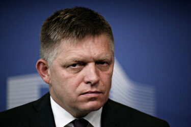 Slika od Slovački premijer vjerojatno će preživjeti pokušaj atentata. Policija privela i ženu napadača